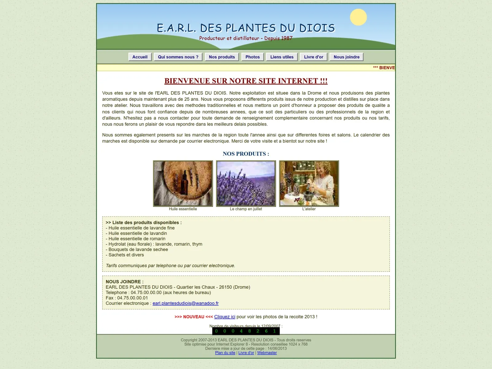 Ancien site d'un producteur d'huiles essentielles : mise en page en tableau, texte gris justifié sur toute la largeur, photos minuscules et pixellisées, aucun bouton pour le contacter.