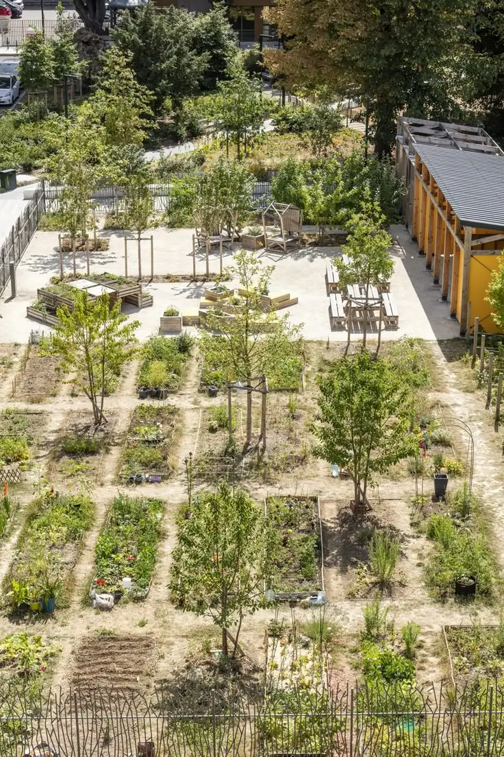 Jardin maraîcher et espace vert verdoyant